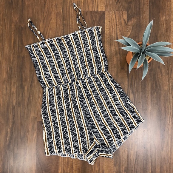 Latiste by Amy Pants - Latiste by Amy Stretch Vintage Romper, Smalll